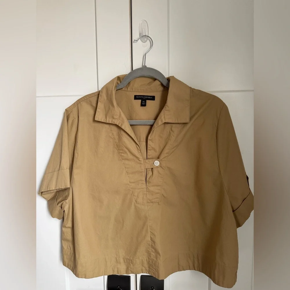 Banana Republic Classic Tan oversized  Women's Top size XL. EUC. No flaws. - Picture 2 of 7